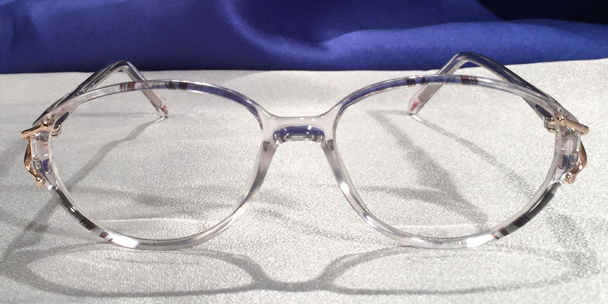 Duchess – Translucent Oval Frames with Gold Temple Hinges
