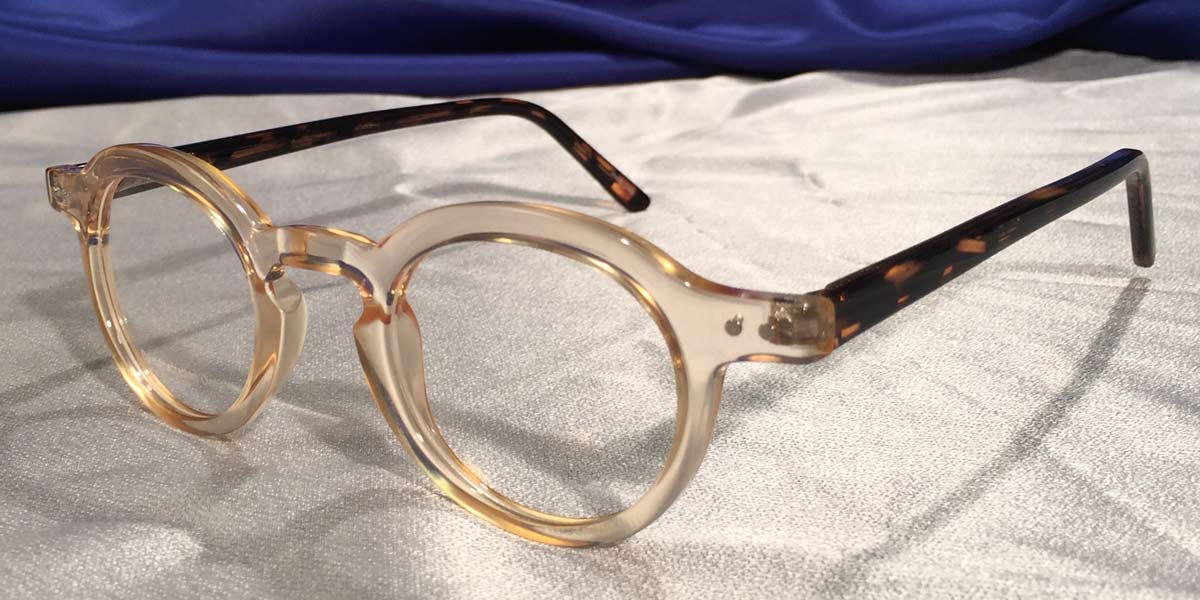 Hubbles Clear Crystal Rim Eye Frames with Tortoise Sides Focusers
